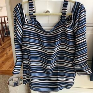 Cold shoulder LOFT top